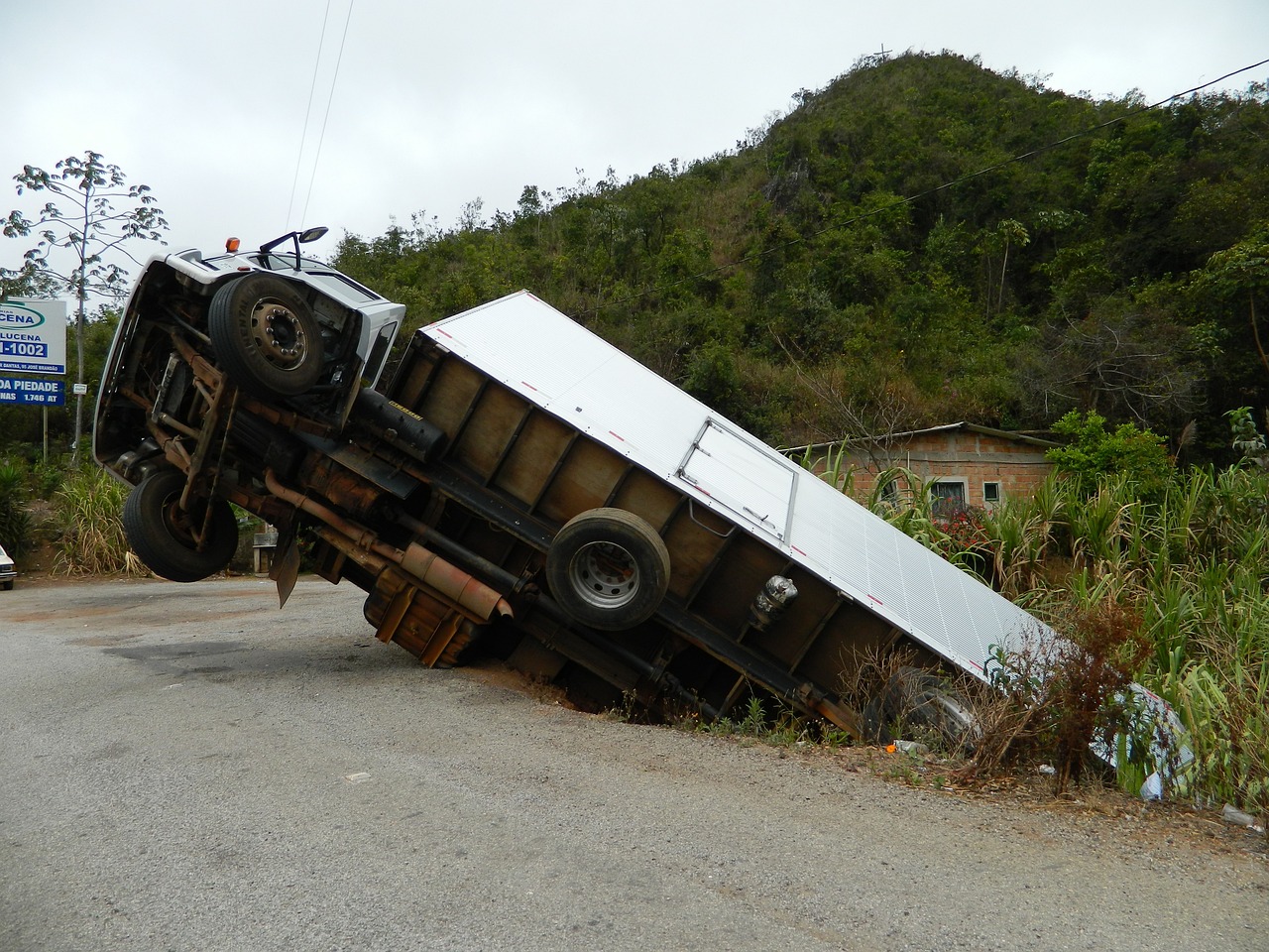 Motorista praticando direção defensiva